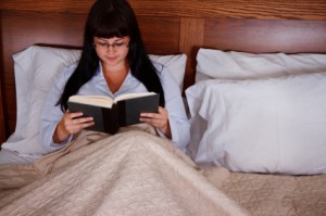 reading-in-bed